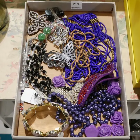 tray of costume jewellery