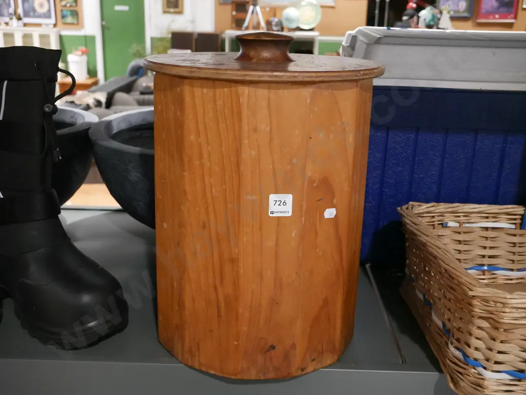 cylindrical wooden lidded canister H370 Image 1++