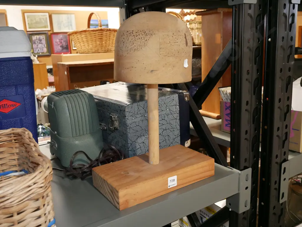 wooden hat stand H390 Image 1++