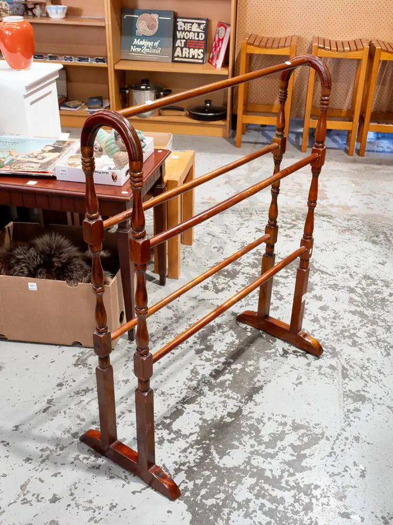 wooden towel rail Image 1++