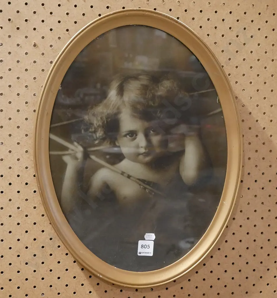 oval cherub print H450 Image 1++