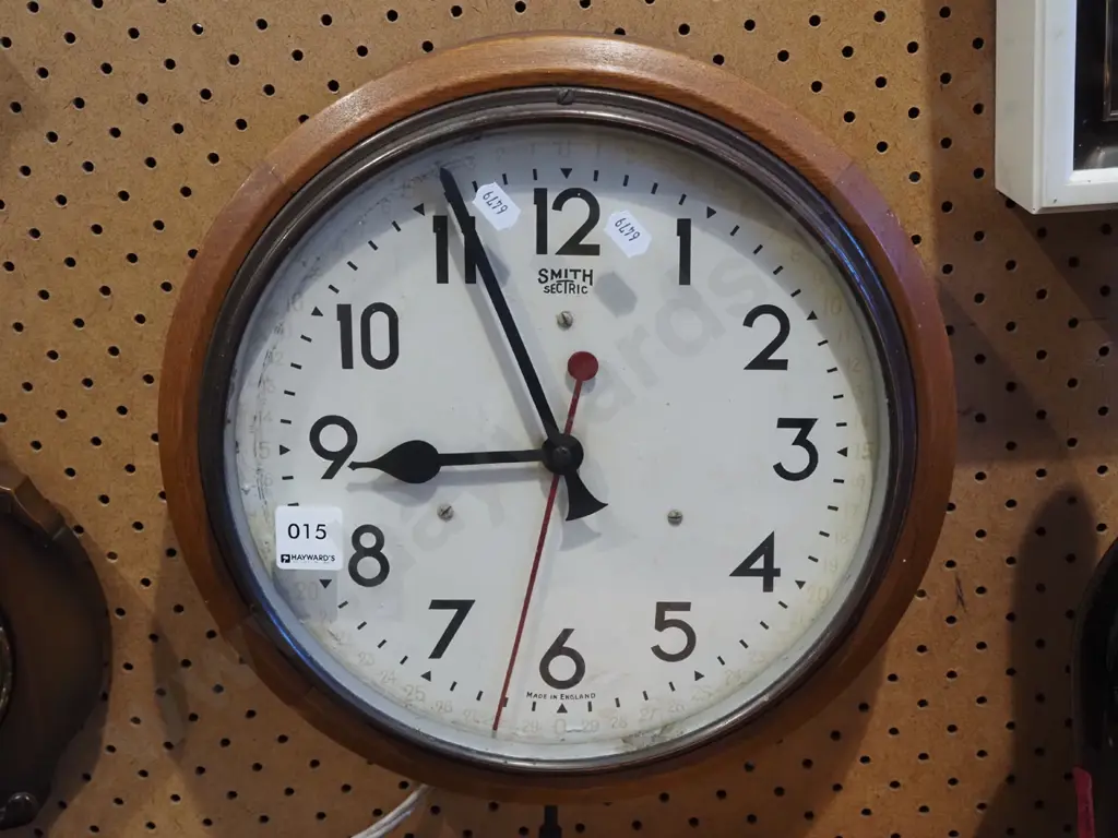 Smiths electric wall clcok Image 1++