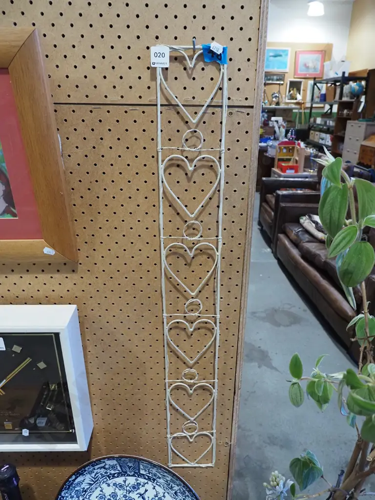 wall mounted note/letter rack Image 1++
