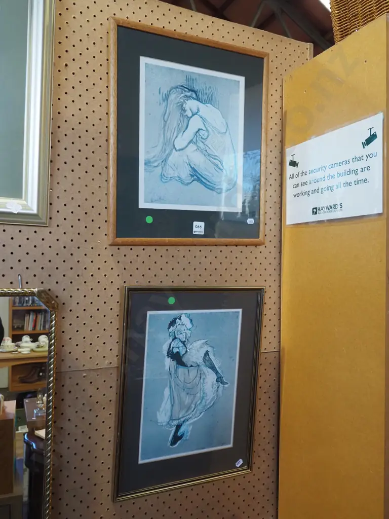 2x framed prints - green dots Image 1++