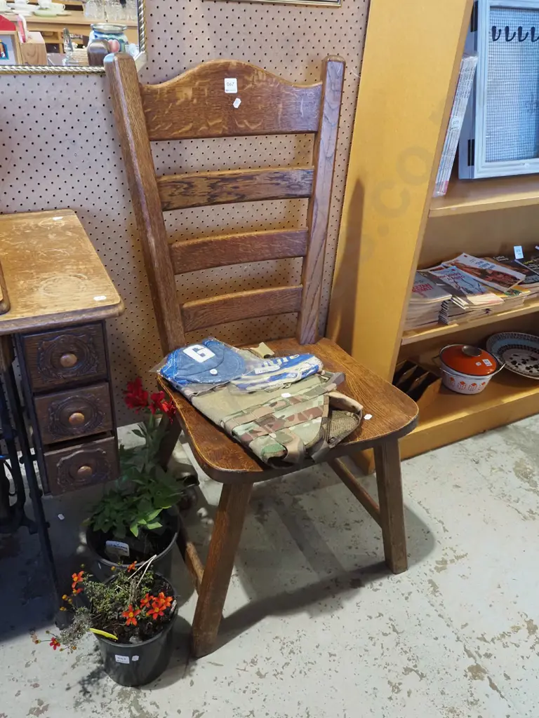 heavy oak ladder back chair Image 1++
