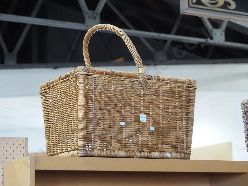 cane basket H530 Image 1++