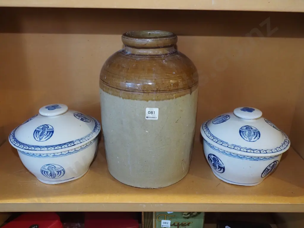 salt glazed crock, 2x Asian blue and white bowls H350 Image 1++