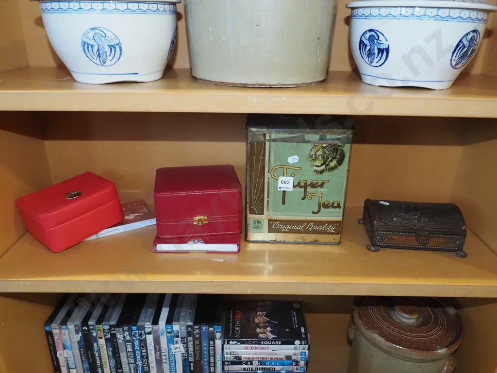 2x jewellery cases, Tiger tea tin, trinket box Image 1++