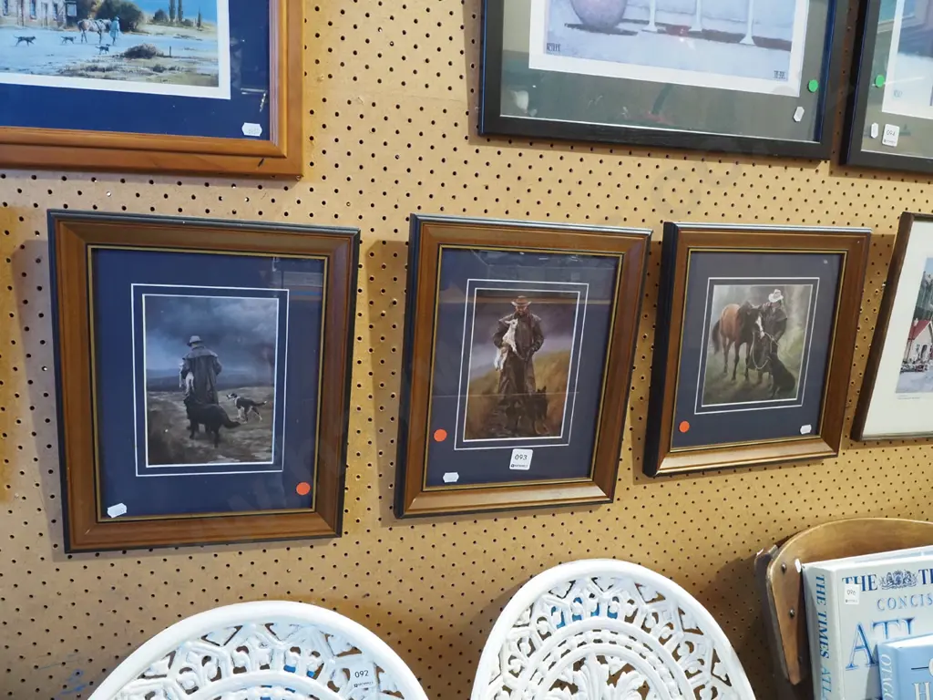 3x shepherd prints - red dots Image 1++