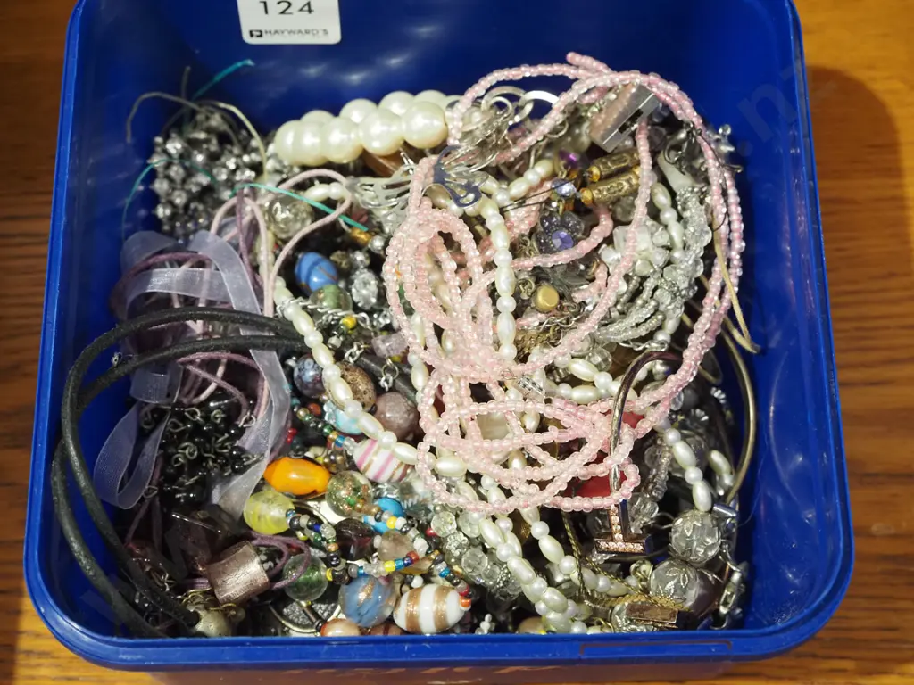 tub of costume jewellery Image 1++