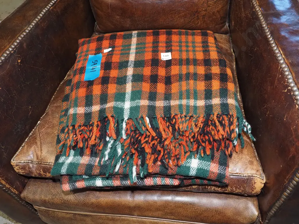 checked travel rug Image 1++