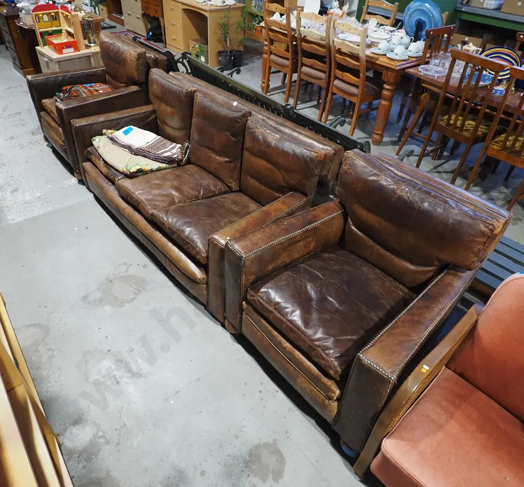 3 piece brown leather lounge suite - 2 seater and 2x singles - has domed edging, wear and tear to leather Image 1++