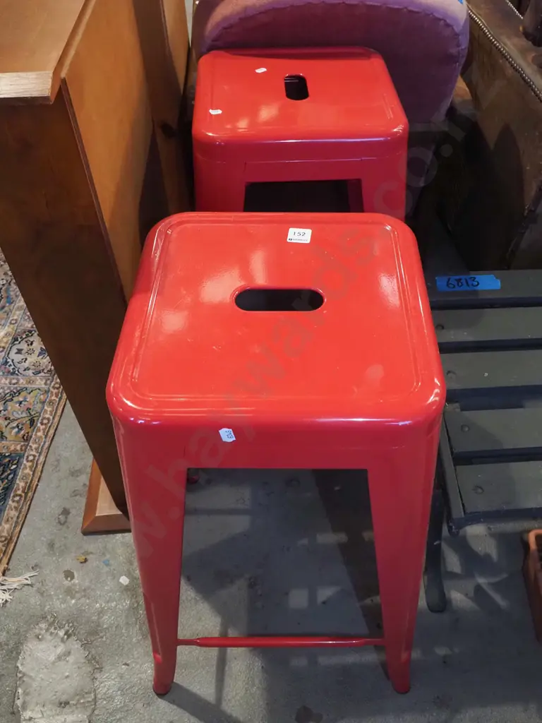 2x red metal stools Image 1++