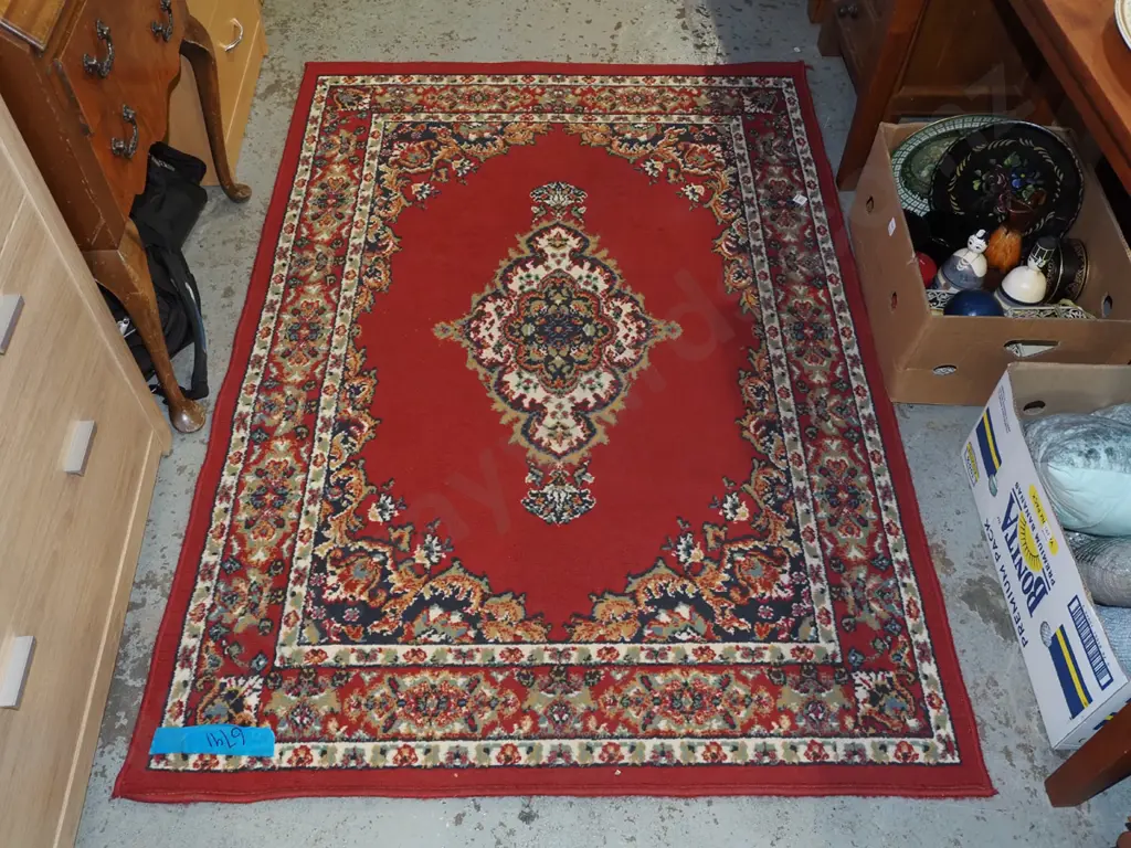 polyester floor mat - creams, reds, greens L1730 W1200 Image 1++