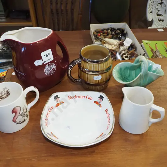 whisky jug, Wade tankard, Beefeater dish