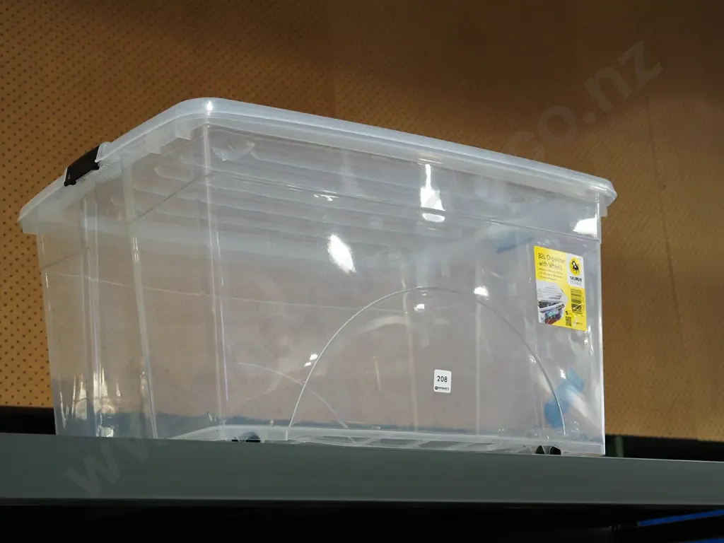 plastic 82L organiser with wheels Image 1++