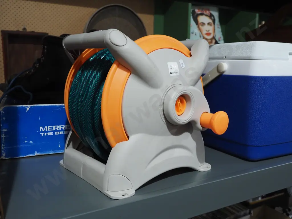 small garden hose reel and hose Image 1++