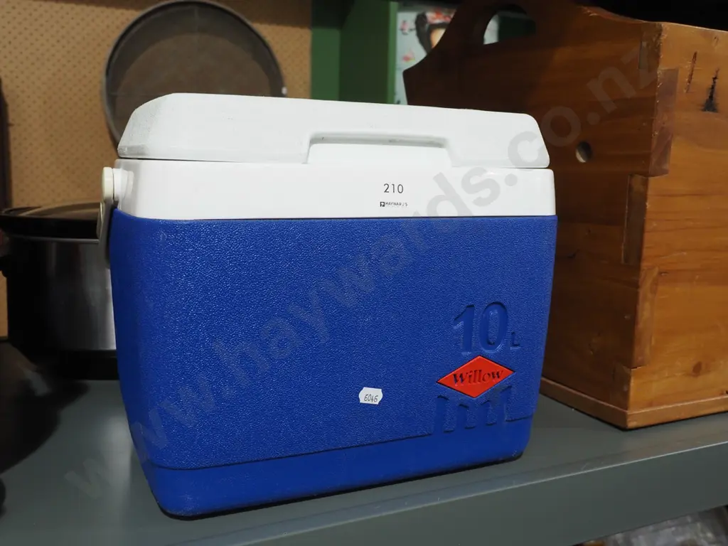 willow 10L chilly bin Image 1++