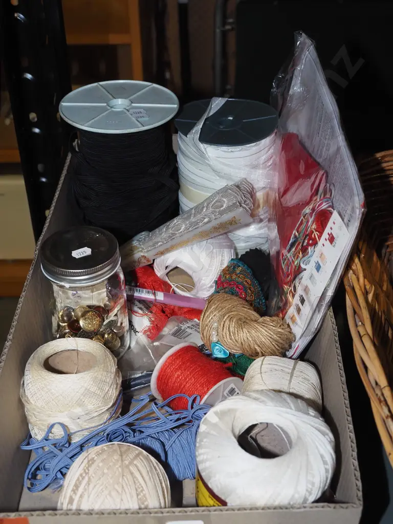 box; ribbons, elastic, buttons etc Image 1++