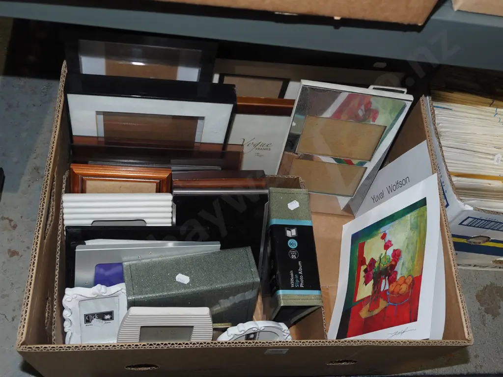 box; photo frames Image 1++