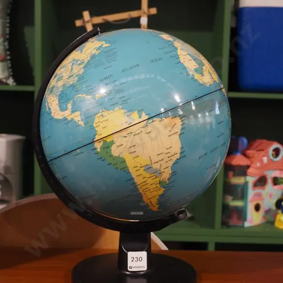 plastic world globe H340