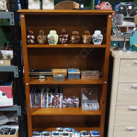 solid pine bookcase H1520 W900 D310