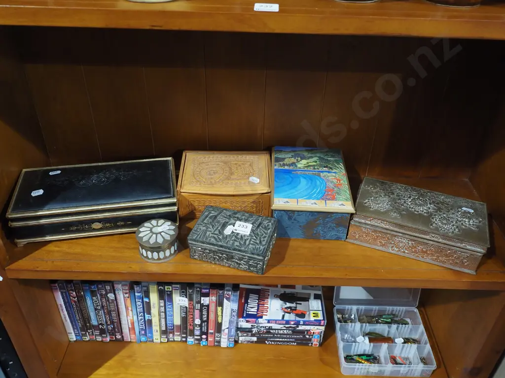 shelf; jewellery boxes, trinket boxes Image 1++