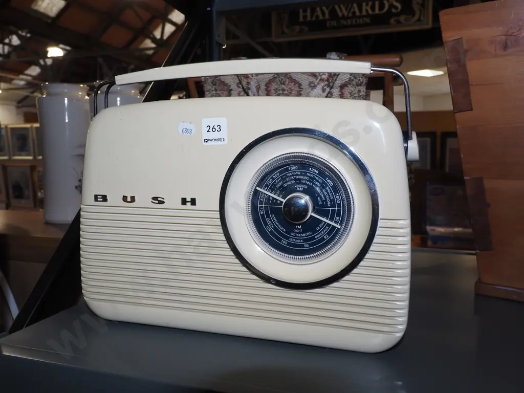 Bush reproduction radio Image 1++
