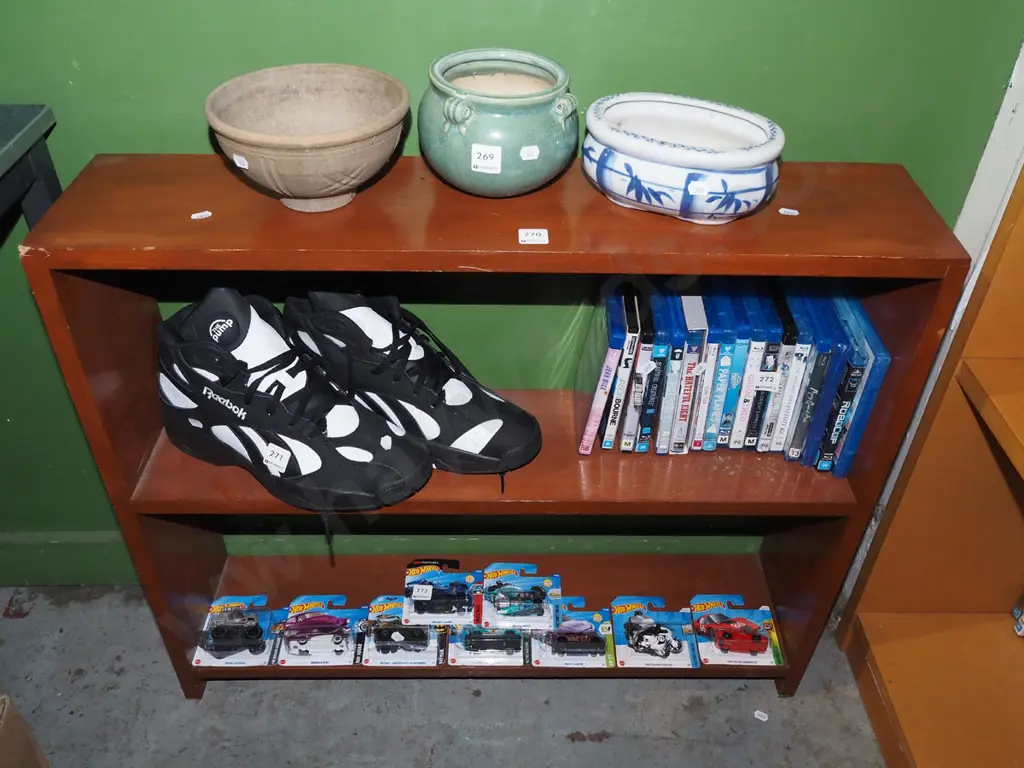 wooden bookcase H680 W805 D185 Image 1++