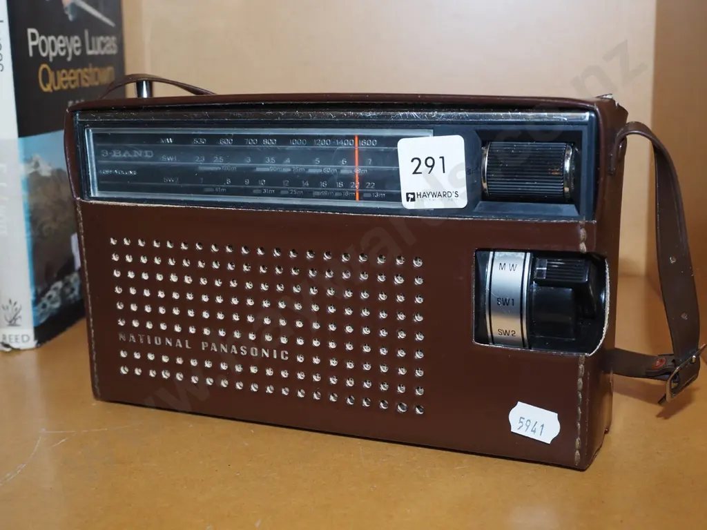 National Panasonic 3 band transistor radio Image 1++