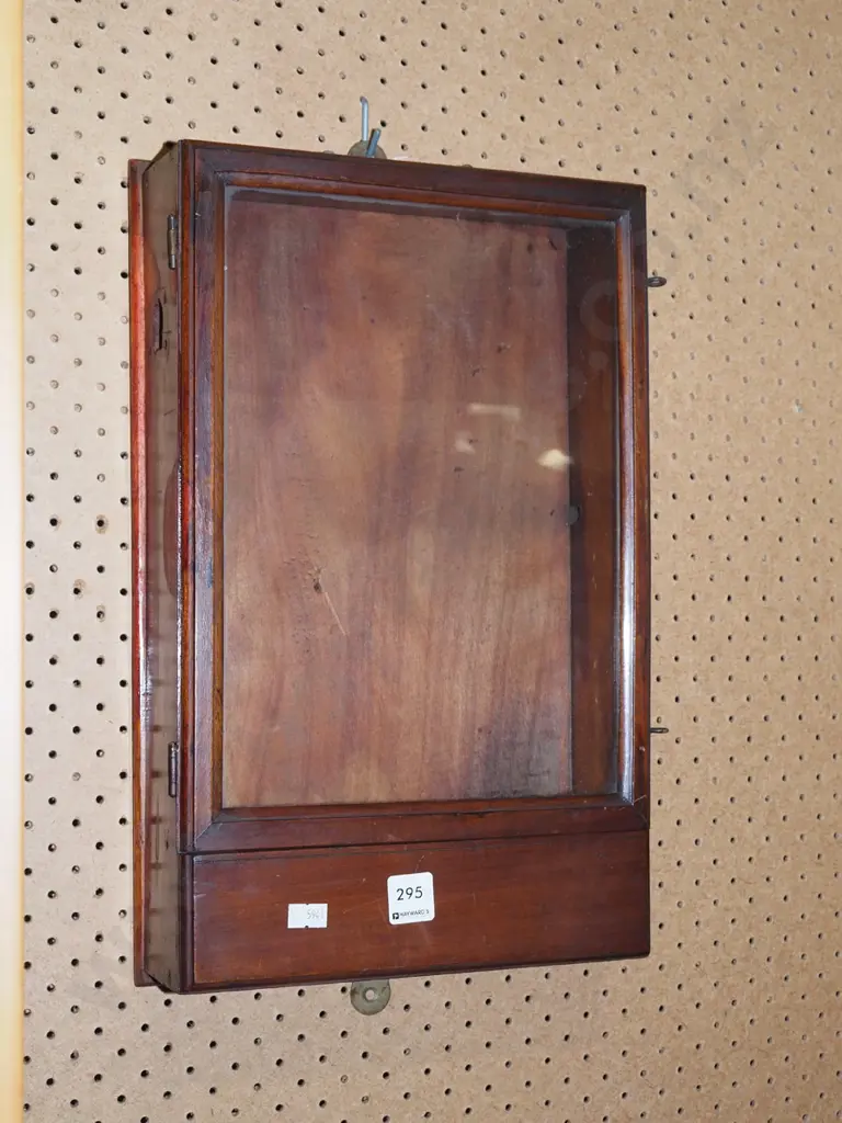 wall mounted mahogany display case H425 W270 Image 1++