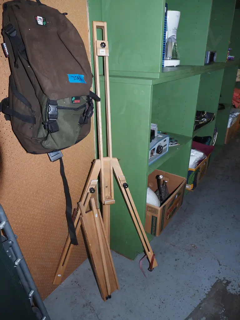 oak artist's easel Image 1++