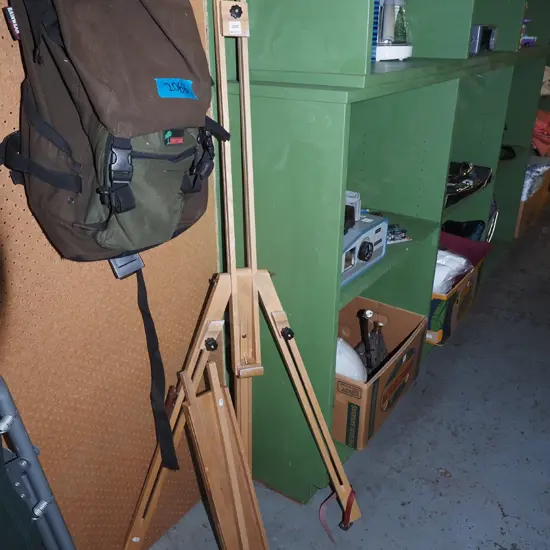 oak artist's easel