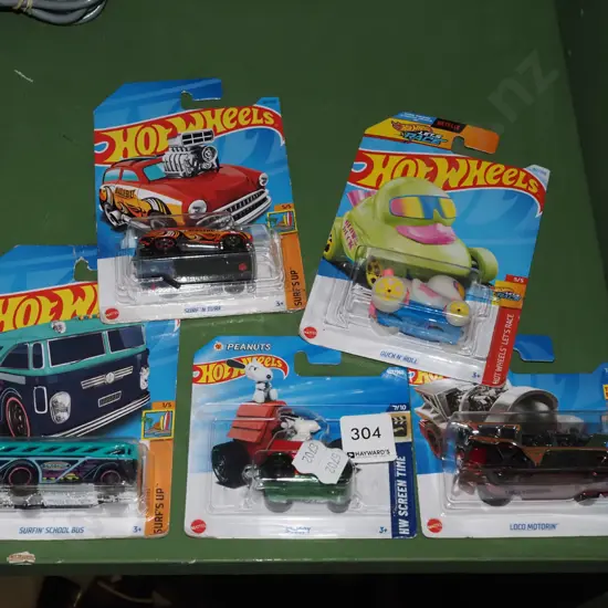 5x as new carded Hotwheels vehicles