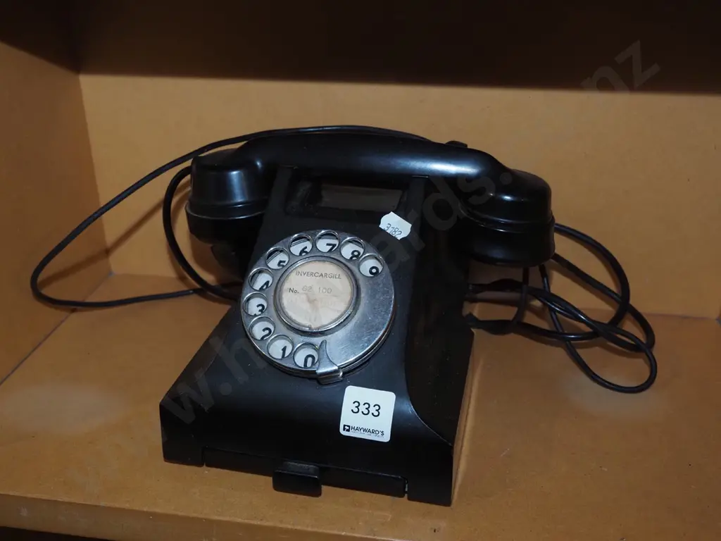 vintage dial telephone Image 1++