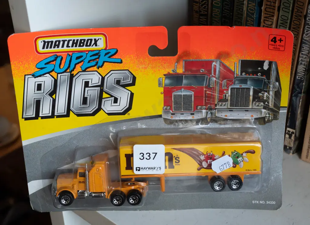 carded Matchbox super rig  M & M truck Image 1++