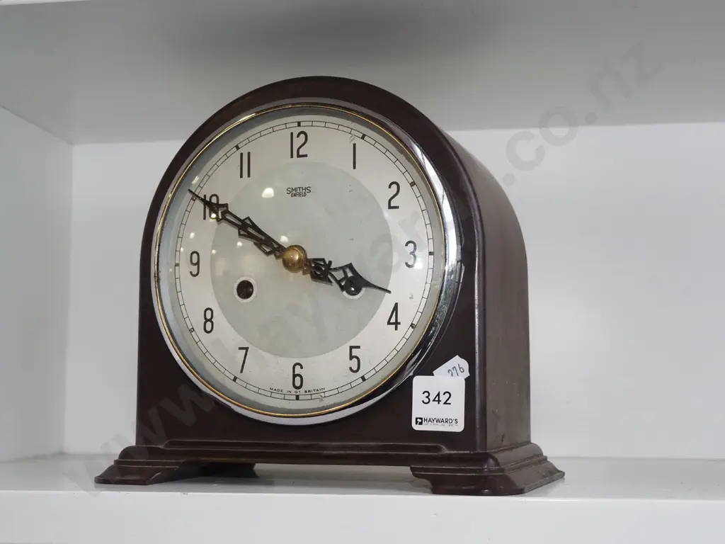 Smiths bakelite mantle clock Image 1++
