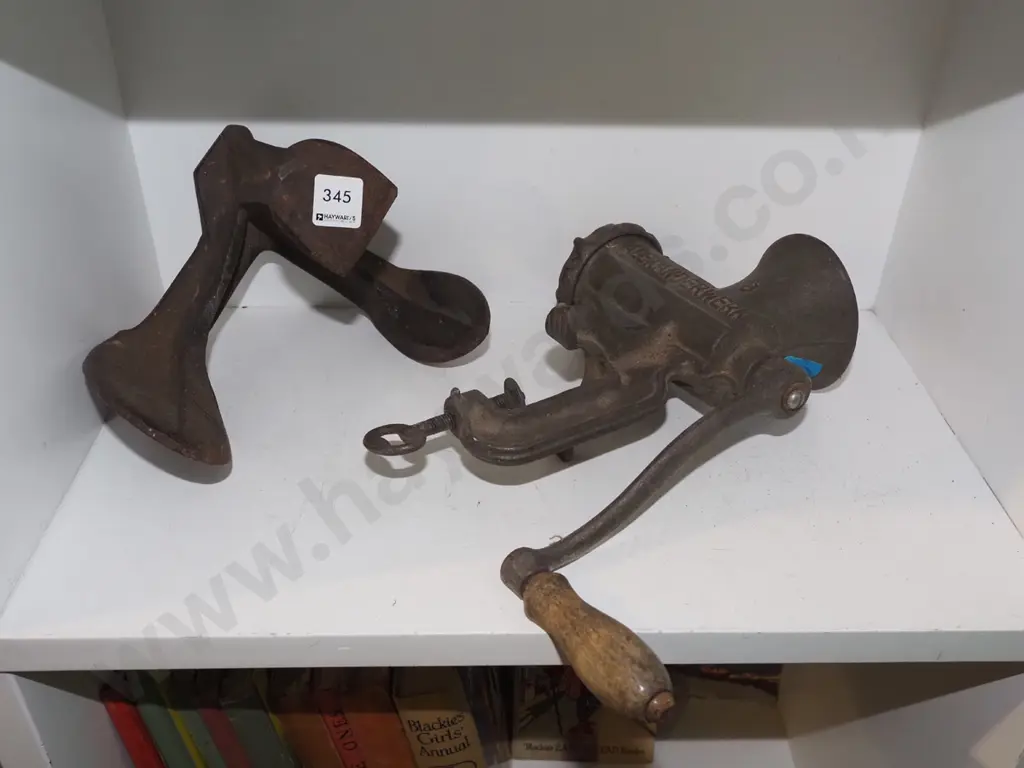 bench top mincer, cast iron shoe last Image 1++