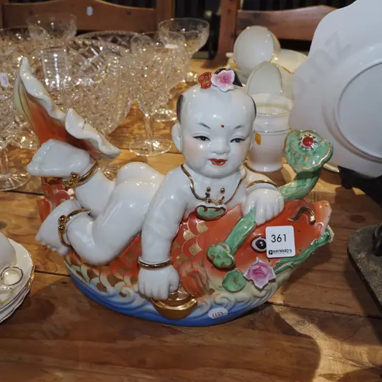 Chinese good fortune figurine H230