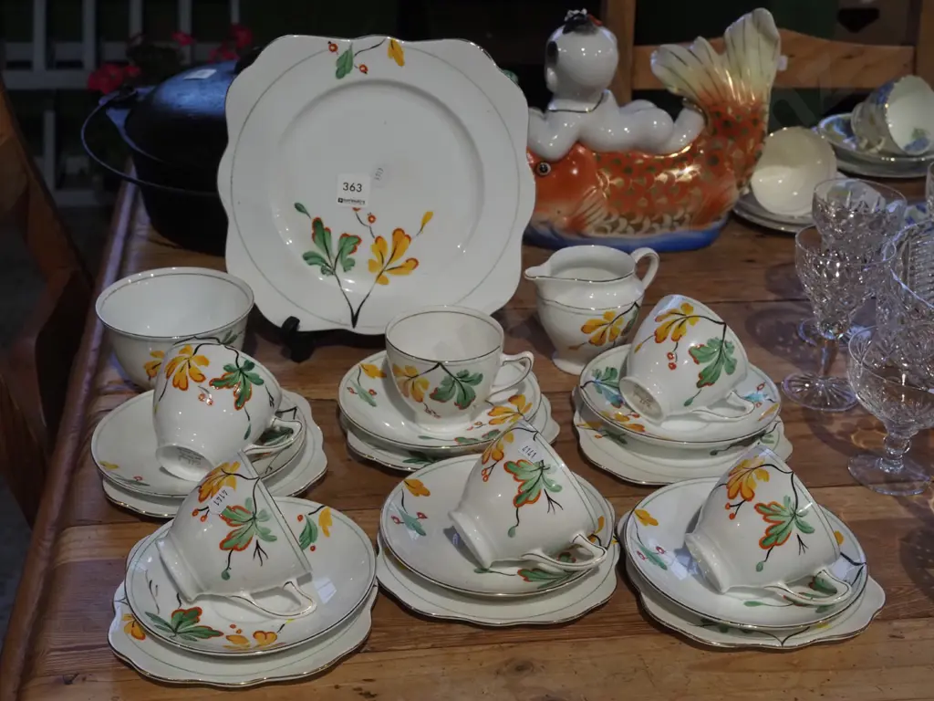 Colclough 21 piece tea set Image 1++