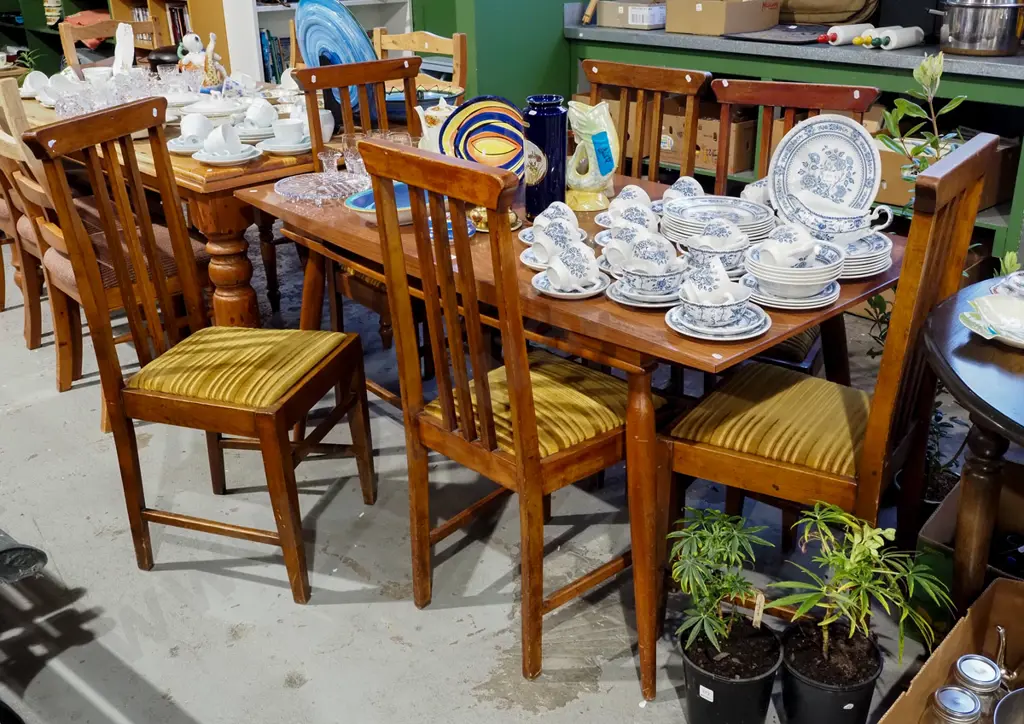 mid-century formica-top mahogany dining table with 6 upholstered beech chairs Image 1++