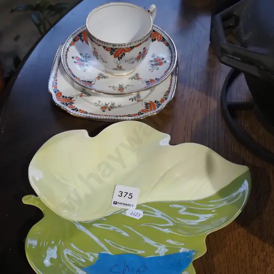 Royal Albert Lovebirds trio, Carlton dish - small chip