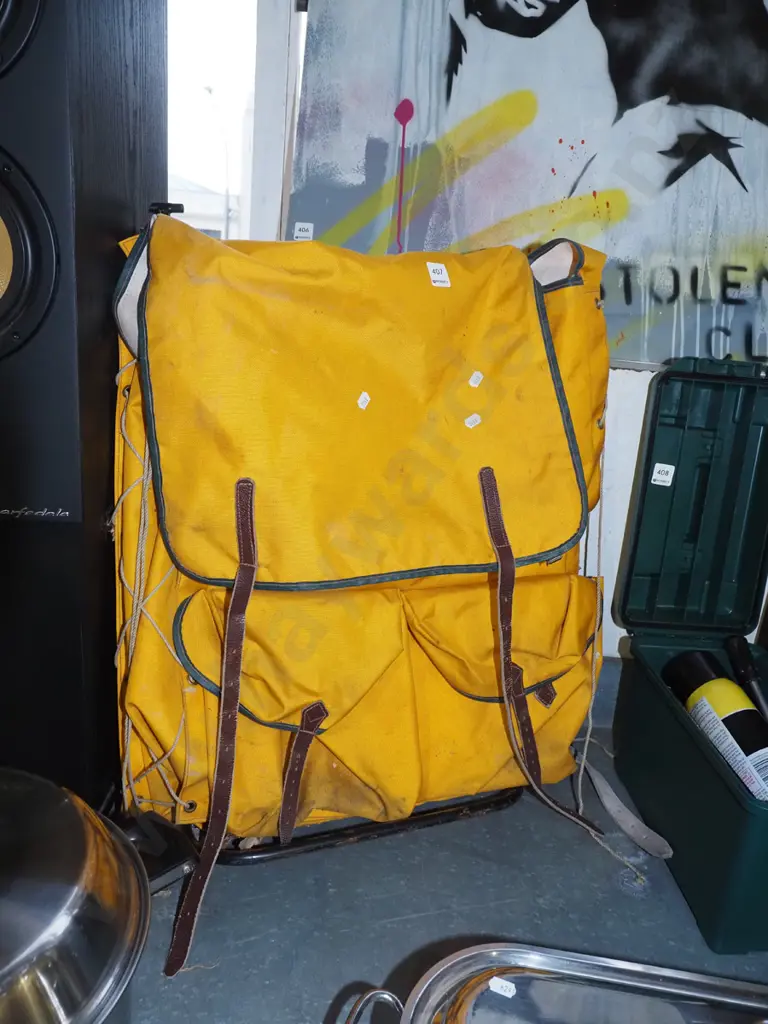 vintage alloy framed and canvas tramping pack Image 1++