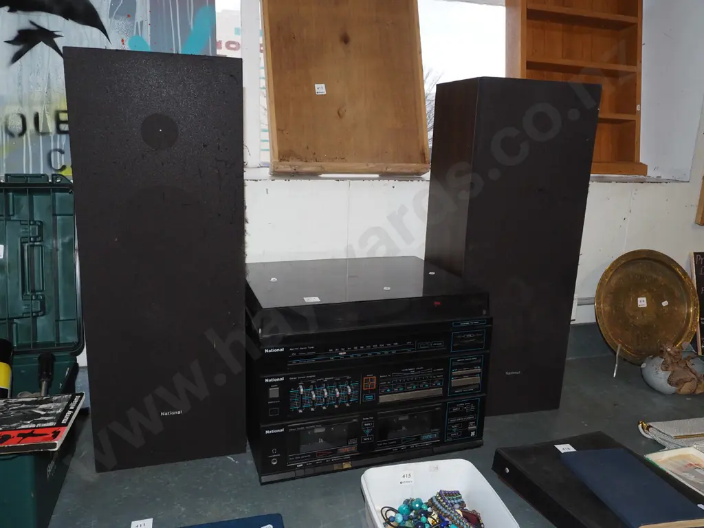 National stereo system, turntable, tuner, twin cassette Image 1++