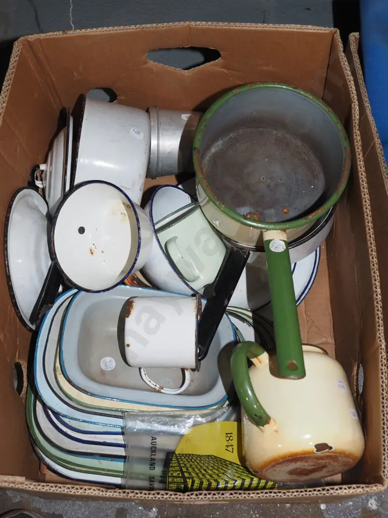 box; enamel pots, pans, teapots etc Image 1++