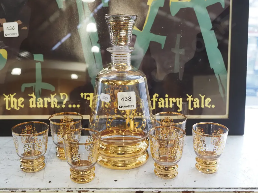 amber glass and gold decanter, 6x small shot glasses Image 1++