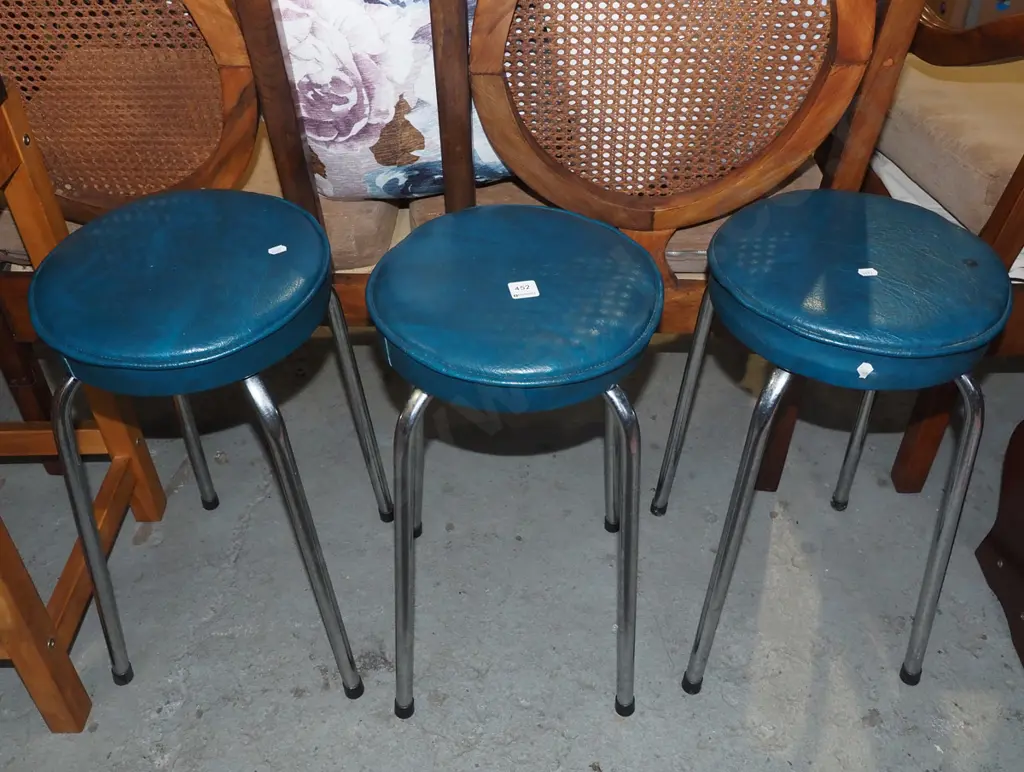 3x chrome and vinyl stools H530 Image 1++