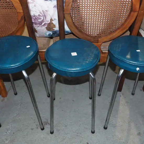 3x chrome and vinyl stools H530