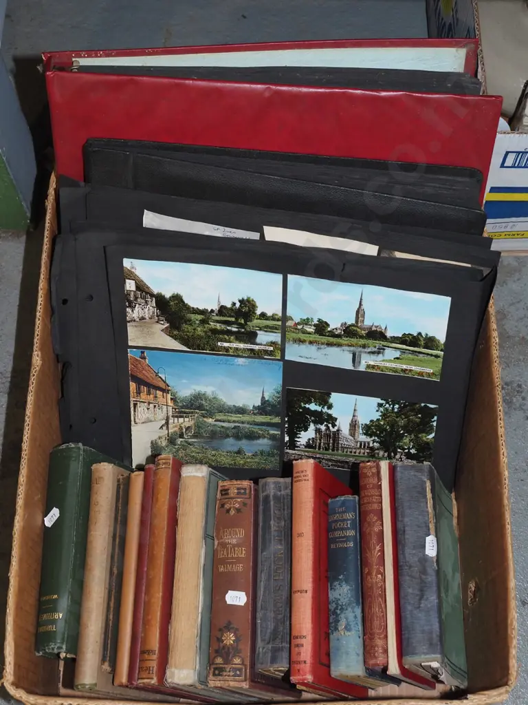box; books, postcards Image 1++