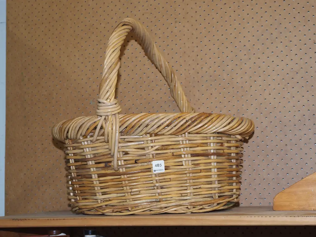 cane basket H420 Image 1++